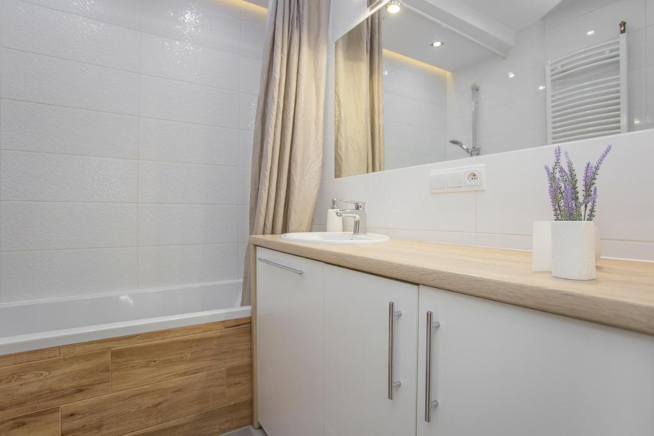 Urban Jungle Apartment In The City Center Białystok Exterior foto